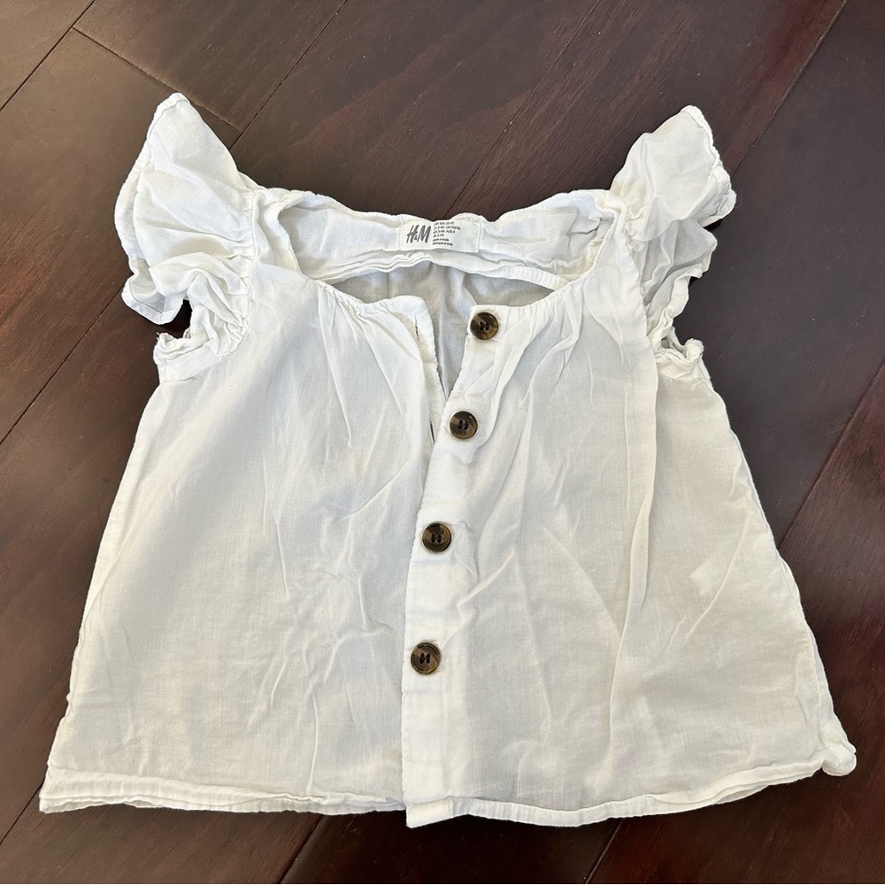 H&M linen blend flutter sleeve top, size 4T
